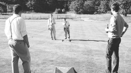 بازی کورن هول در مزرعه